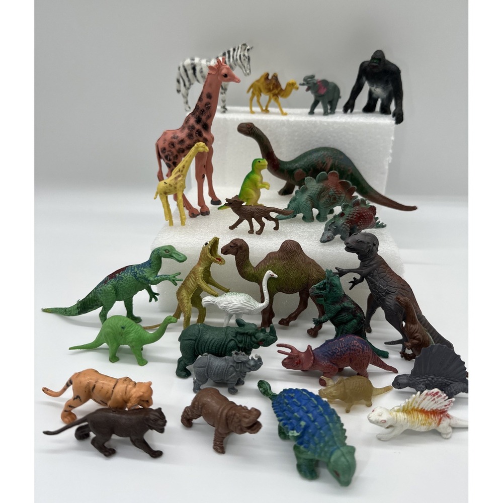 Mixed Lot 29 Realistic Zoo Safari Wild Animals Dinosaurs Plastic Toy Figures